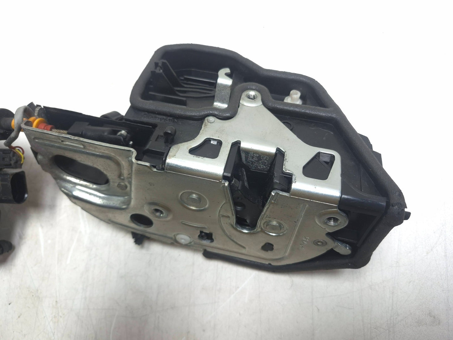 2008 BMW X6 E71 Rear Door Lock & Soft Close Actuator Passenger Side Right OEM