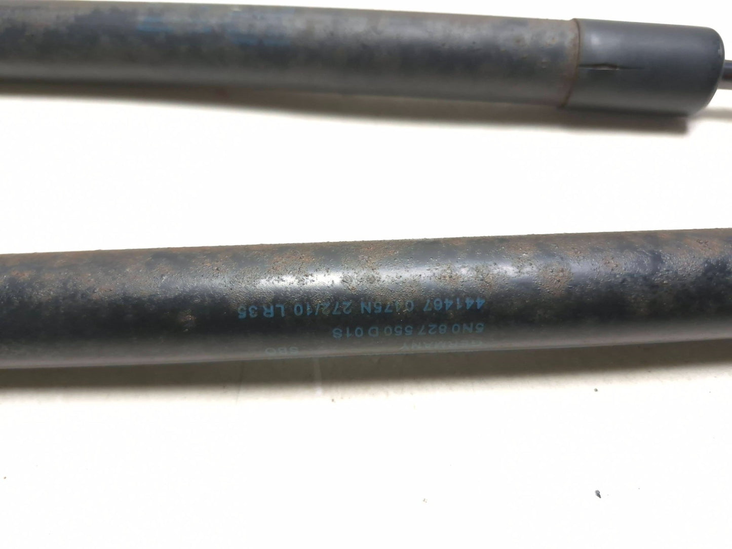 2011 Volkswagen Tiguan Trunk Lid Tailgate Strut Lift Cylinder 2pcs OEM