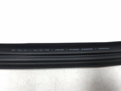2020 Tesla Model 3 Front Door Seal & Belt Molding Passenger Side 3 Pcs OEM