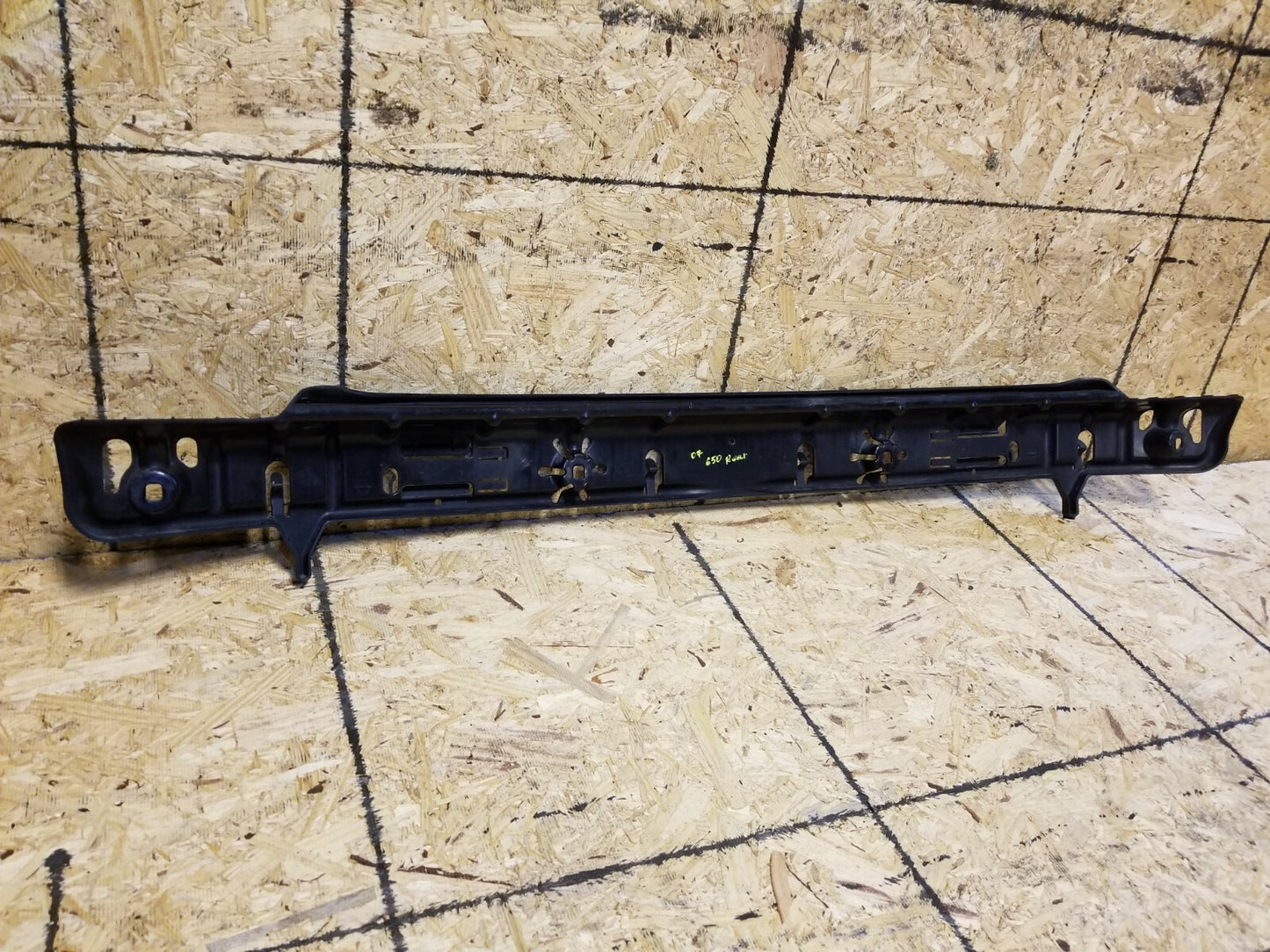 06 07 08 09 10 BMW 650i E63 Rear Bumper Mount Bracket 7038195 OEM