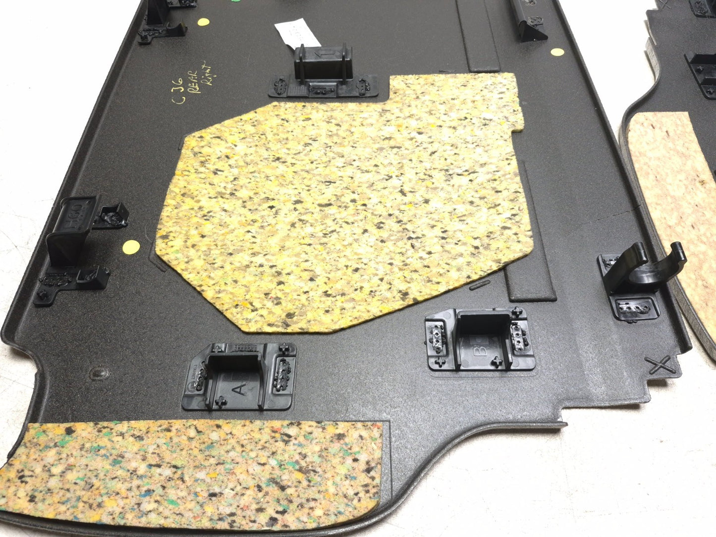 2014 Fiat 500l Rear Seat Back Panel 68212202aa OEM