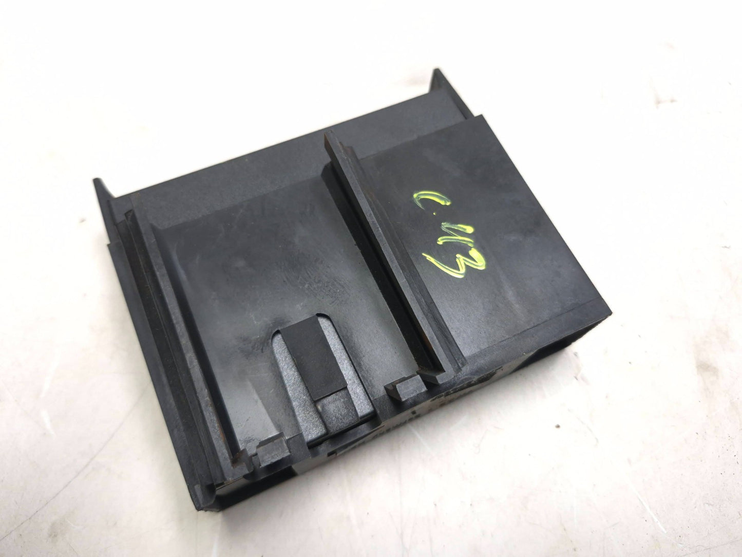 2011 Volkswagen Tiguan Keyless Entry Module & Bracket OEM
