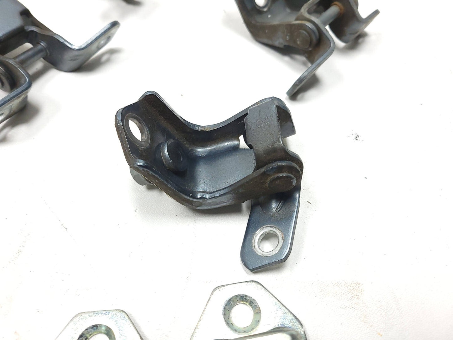 200 - 2015 Mazda Cx-9 Door Hinge Passenger Side Right Front & Rear OEM