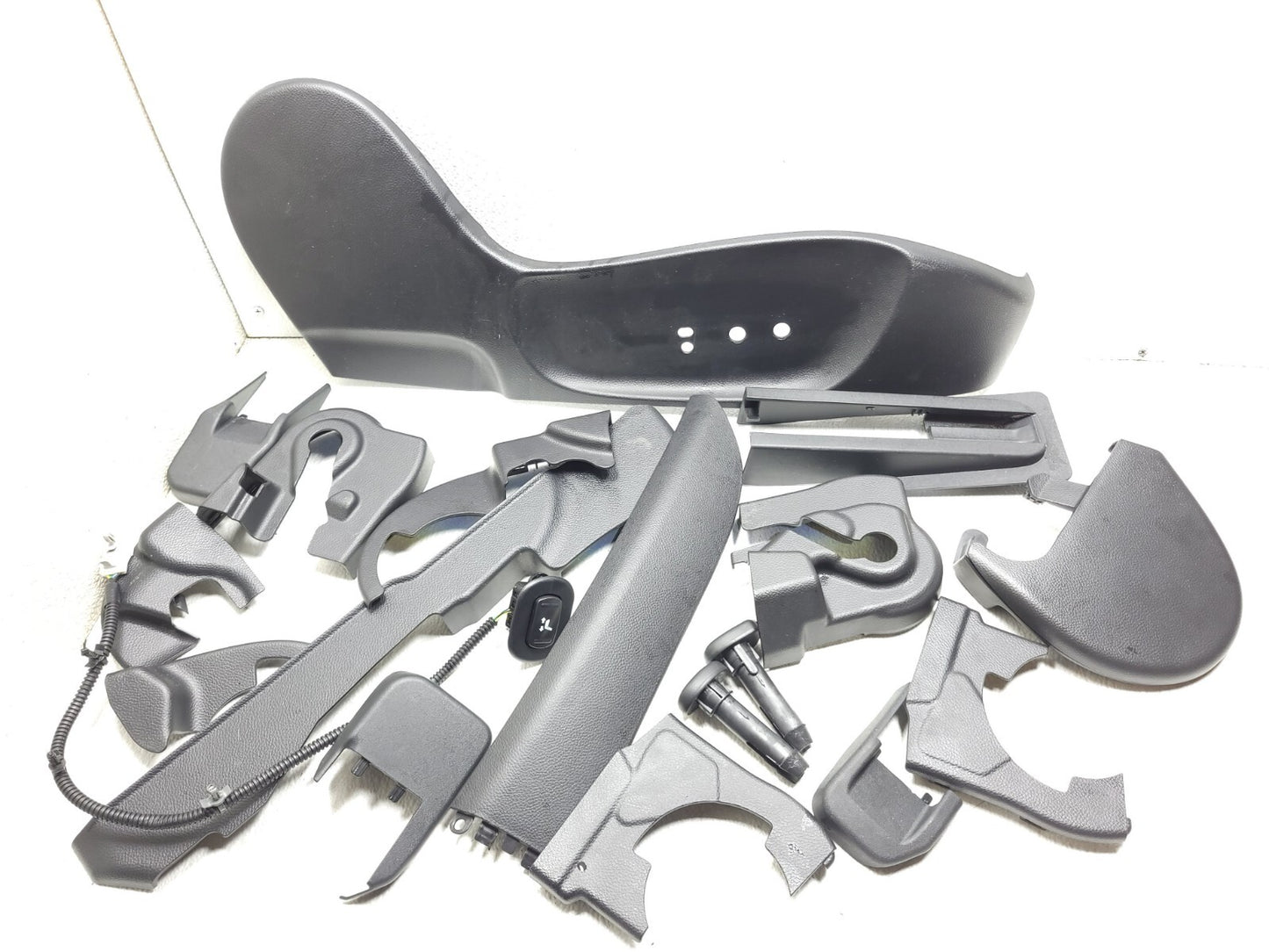 2014 Infiniti Q60 Coupe Seat Side Trim Front Passenger Side Right OEM