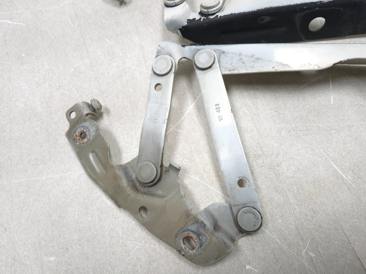 2013 Dodge Grand Caravan Hood Hinge Pair Oem✅