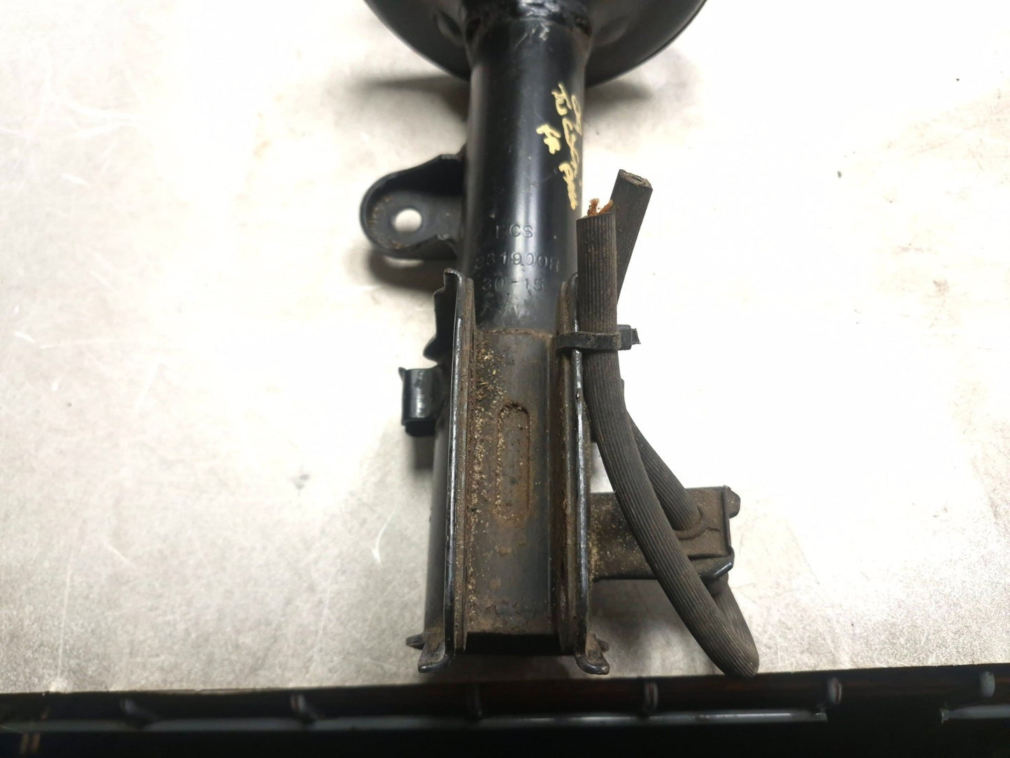 2008 Hyundai Tucson Front Left & Right Strut Shock Assy Pair OEM