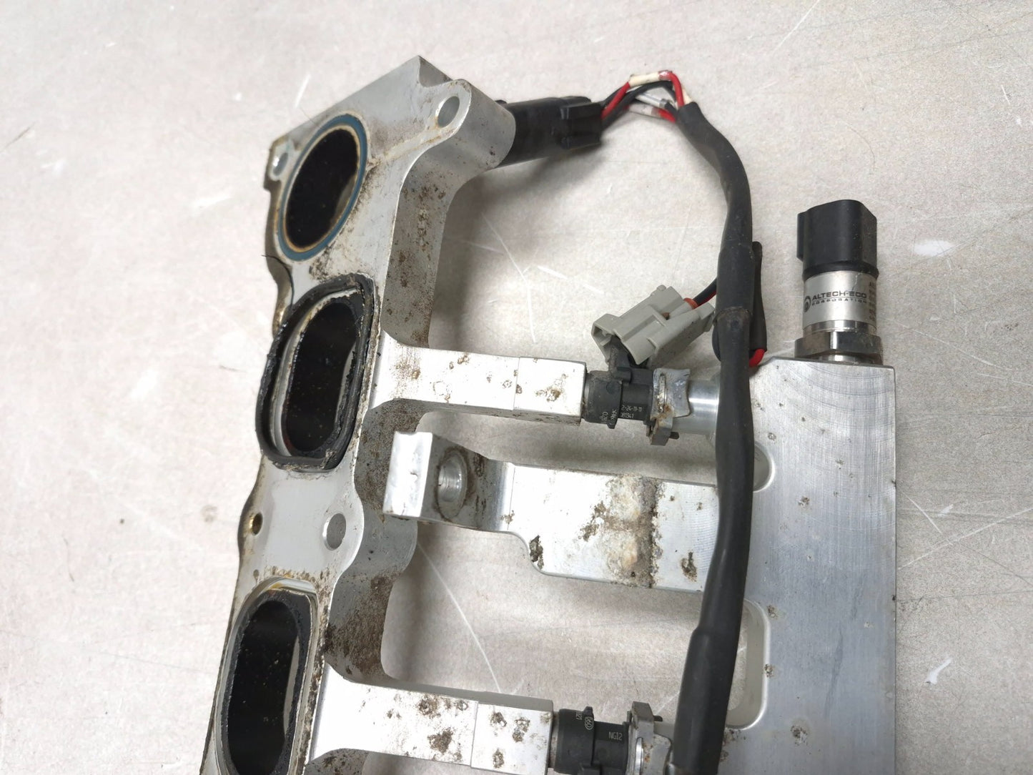 2013 Ford Transit Connect Fuel Rail With Injectors OEM