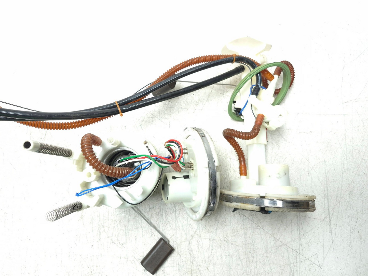 2008 BMW X6 E71 4.4l V8 Fuel Pump Sending Unit OEM