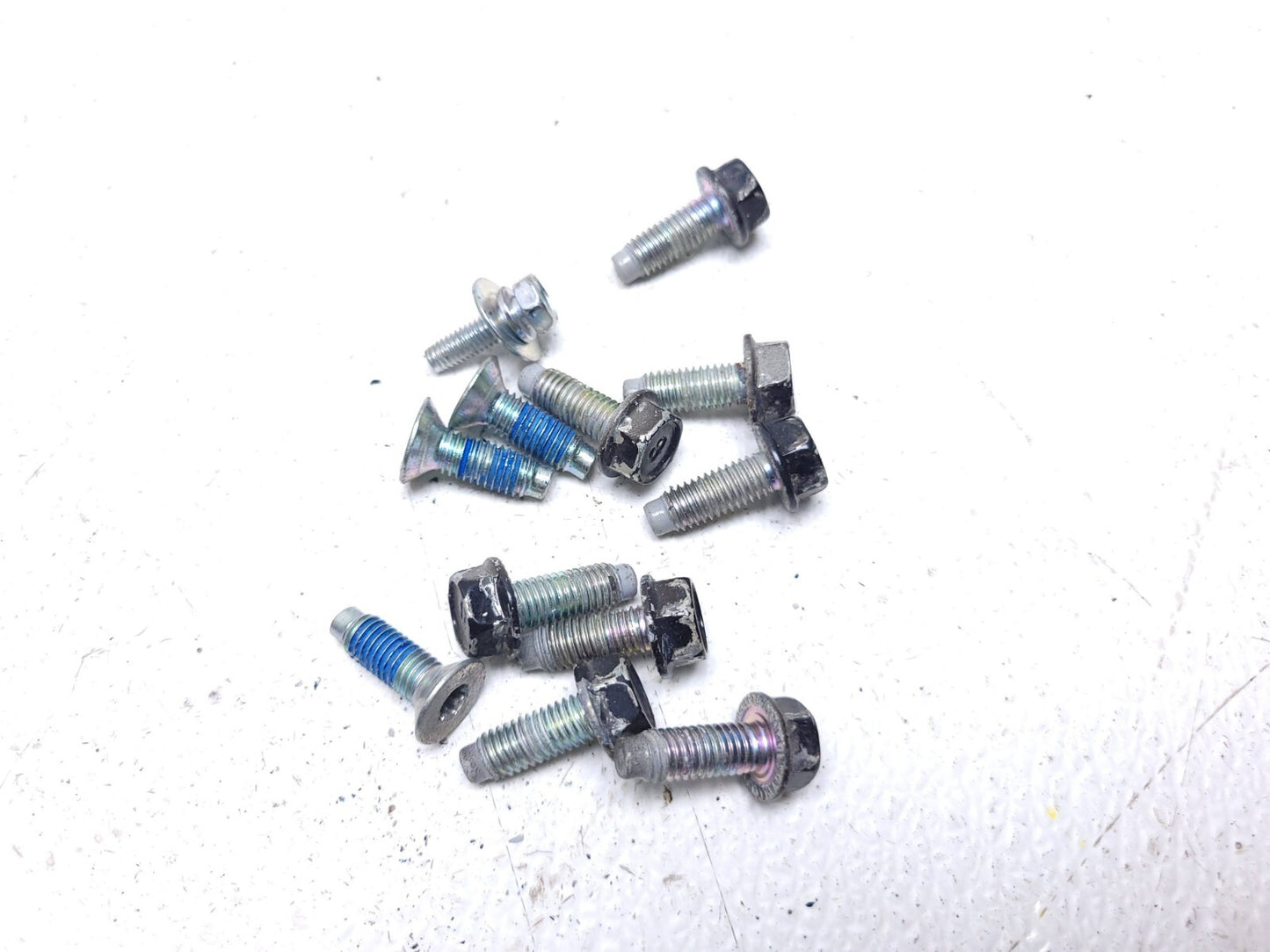 2014 Hyundai Elantra Gt Door Hinge Front & Rear Right Passenger Side Set OEM