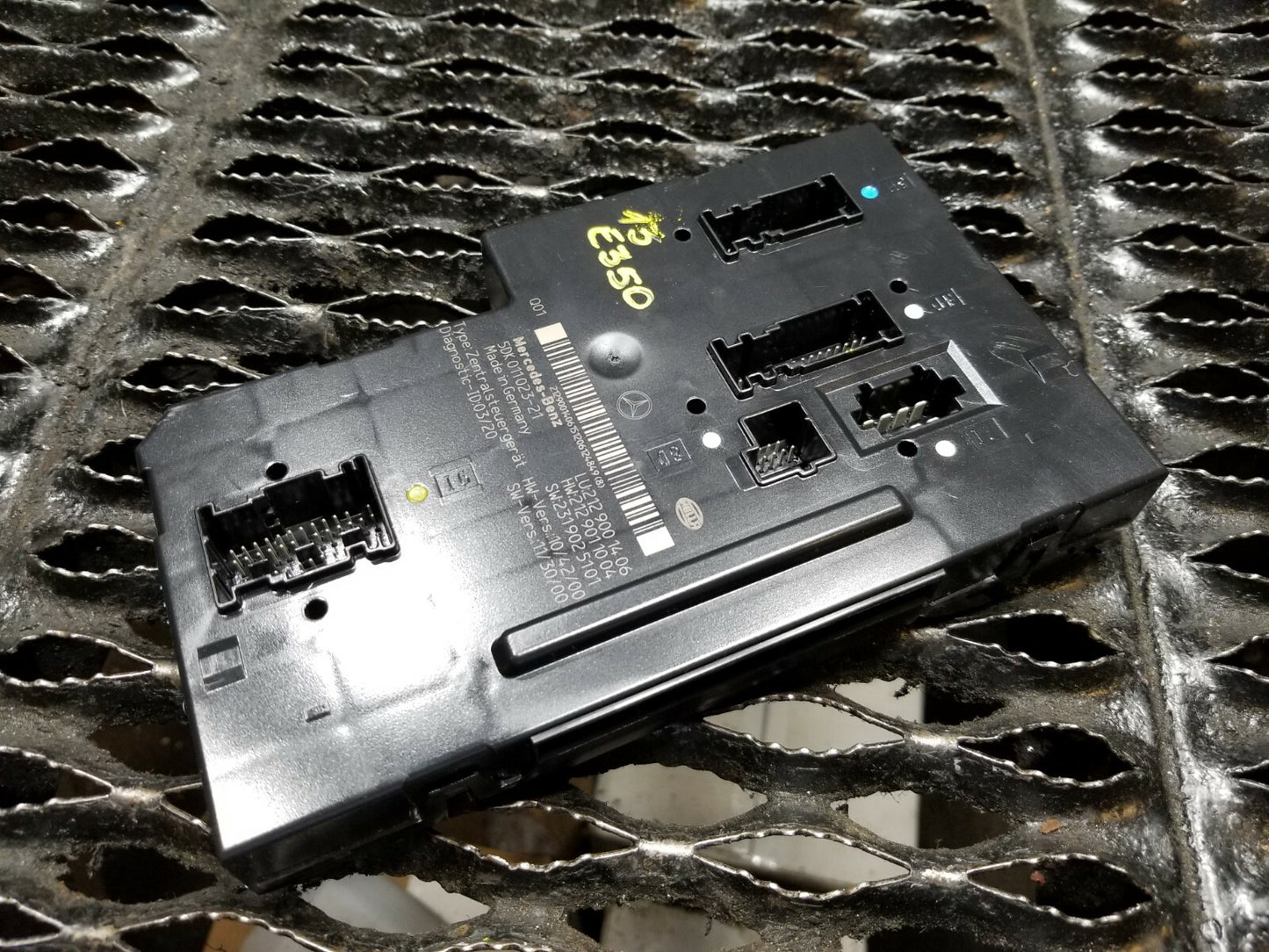 2013 Mercedes E350 Fuse Box Control Module OEM