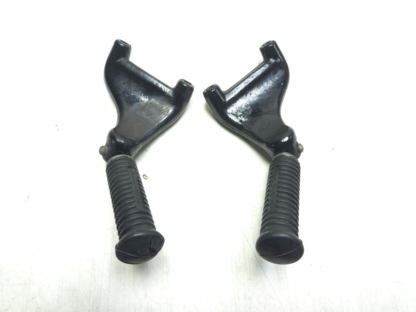 2004 Harley-davidson Sportster Xl883 Rear Footrest Left & Right Pair OEM