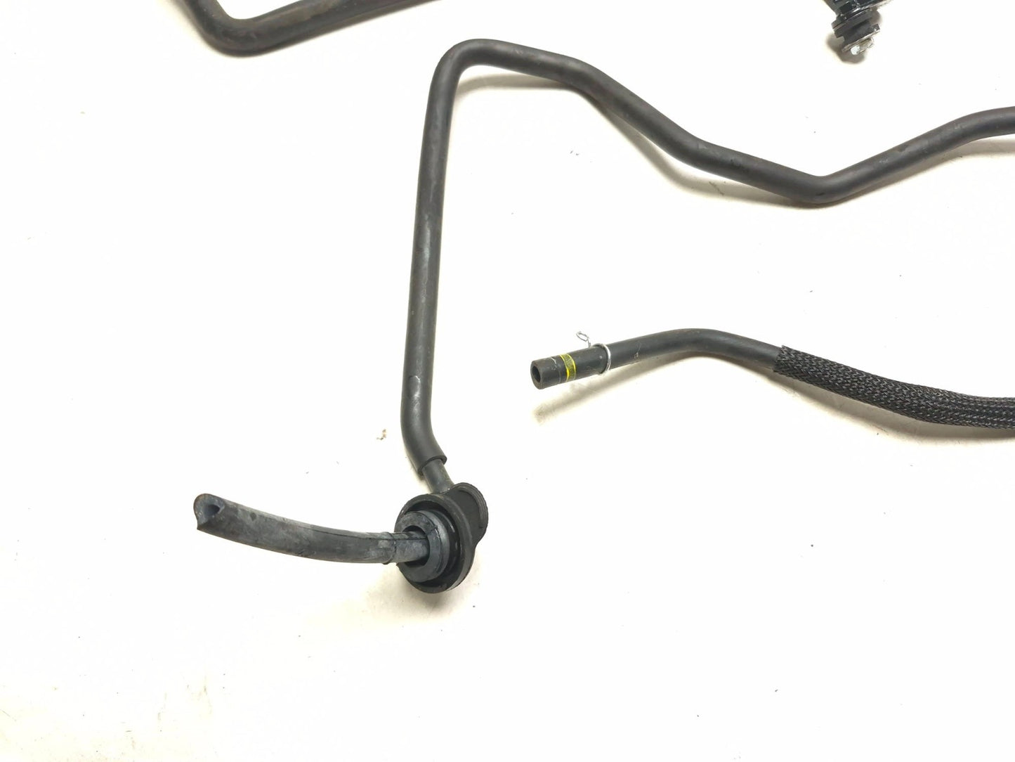 2025 Yamaha Yzf R3 Coolant Reservoir Tank & Hose Pipe Set OEM