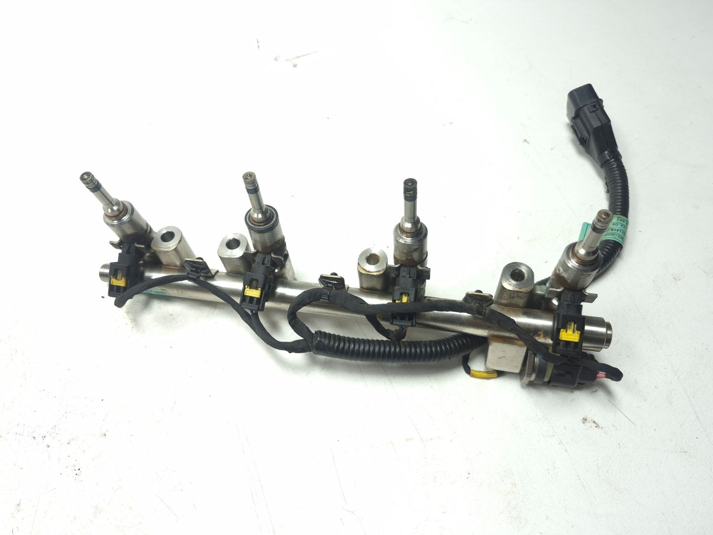 2018 Hyundai Sonata 2.4l Fuel Rail W/ Injector OEM