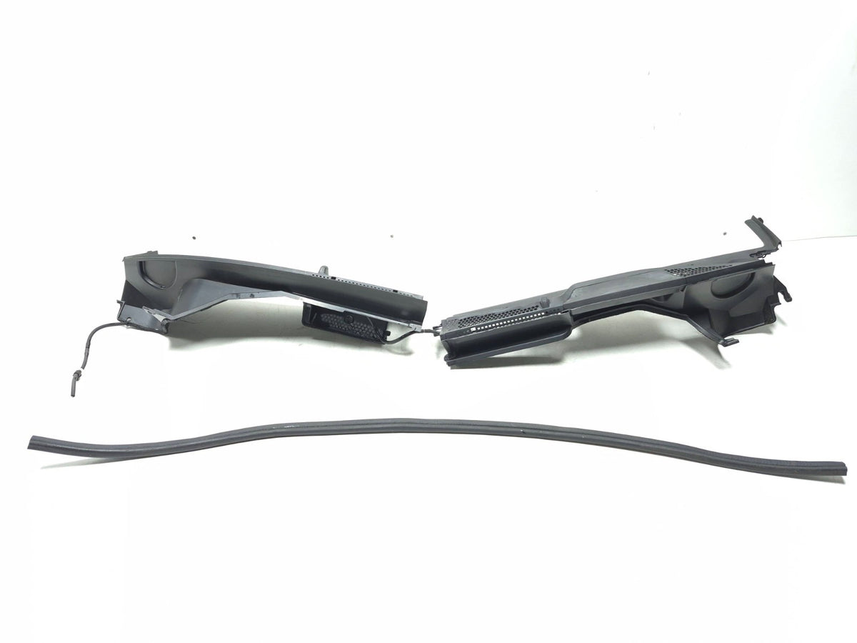 2007 Honda Fit Windshield Wiper Cowl Trim W/seal 3 Pcs 74220-sln-a00 OEM