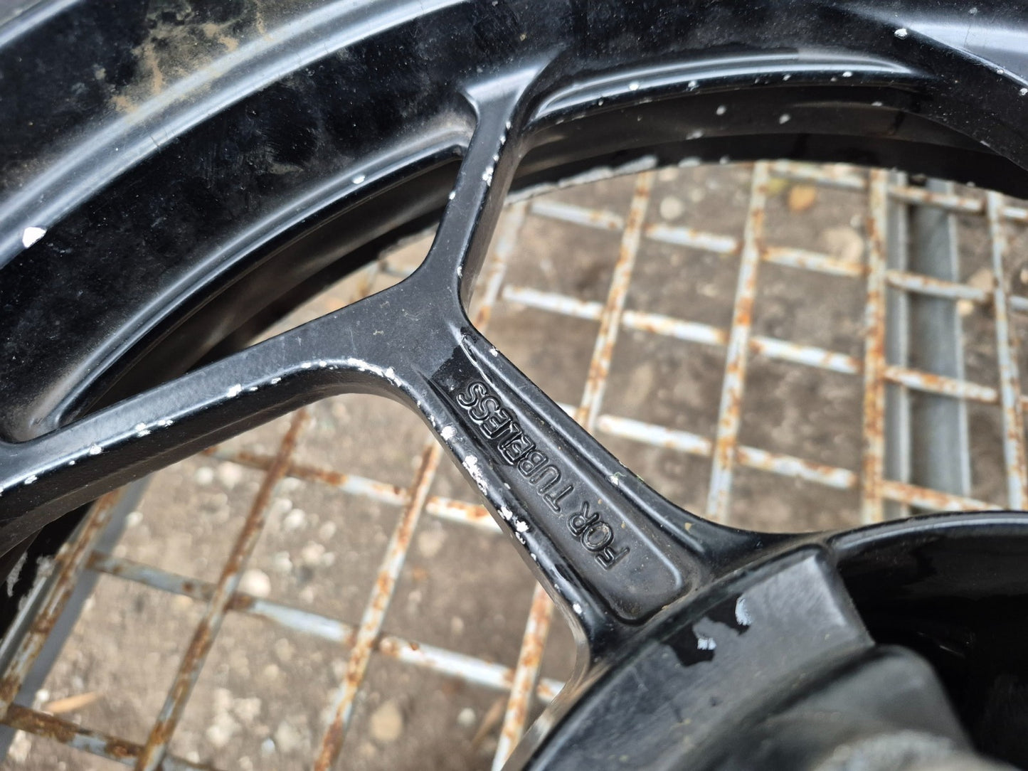 2014 Kawasaki Ninja 300 Ex300a Rear & Front Wheel W/ Tire R 17 OEM