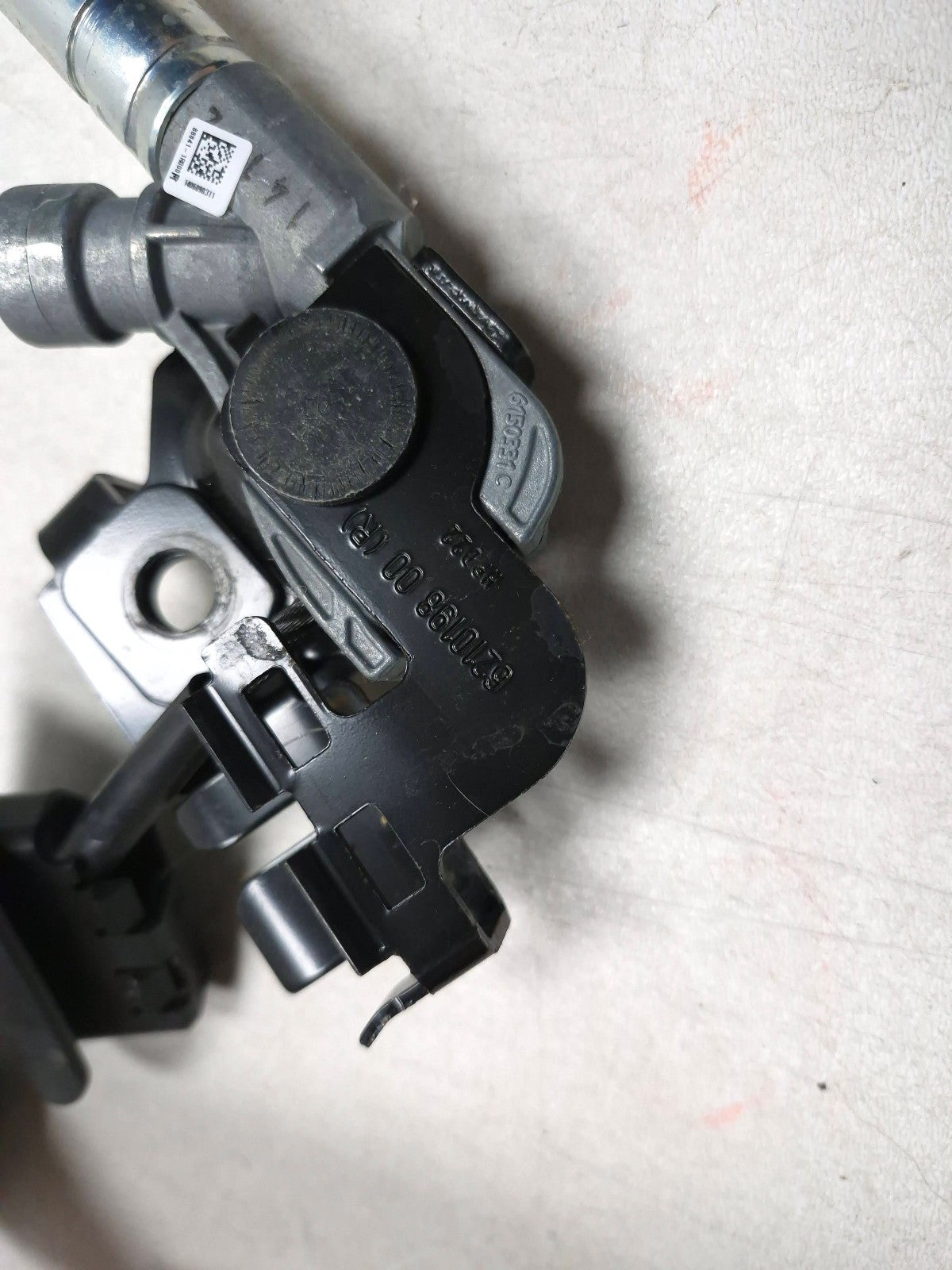 2014 Hyundai Accent Seat Belt Buckle Latch Front Passenger Side Right OEM