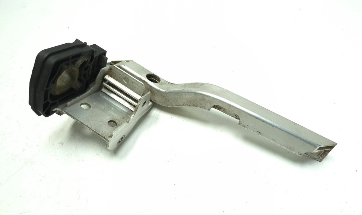 2011 BMW 750li Radiator Carrier Bracket Frame Support Left & Right OEM