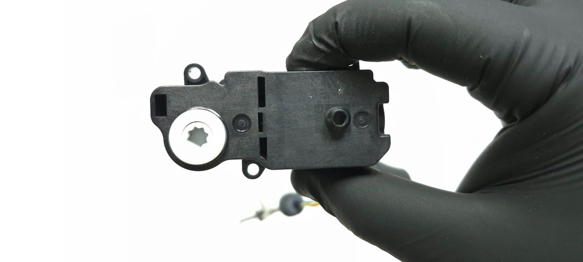2021 Tesla Model 3 Charge Port Door Lock Actuator W/ Harness 1478840-00-a OEM