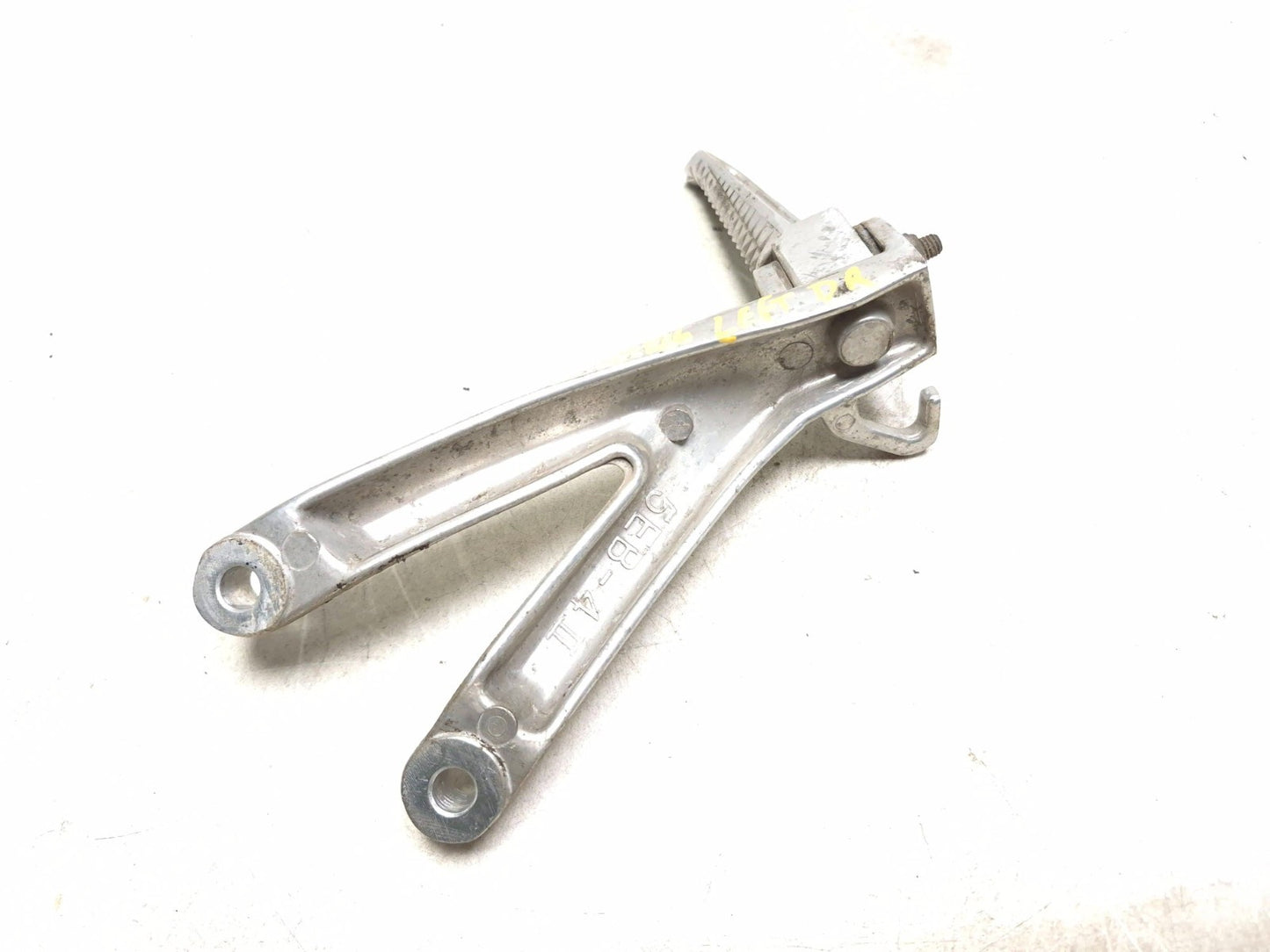 2002 Yamaha Yzf-r6 Left & Right Rear Footrest OEM