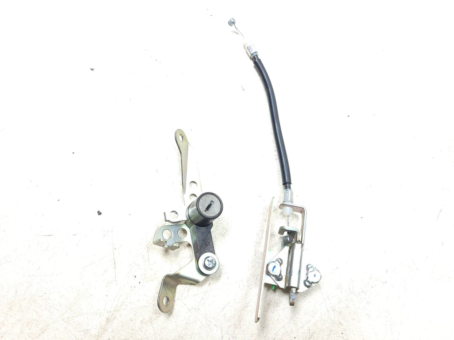 2015 - 2018 Yamaha Yzf-r3 Yzfr3 R3 Ignition Key Lock Fuel Tank Cap Triple OEM