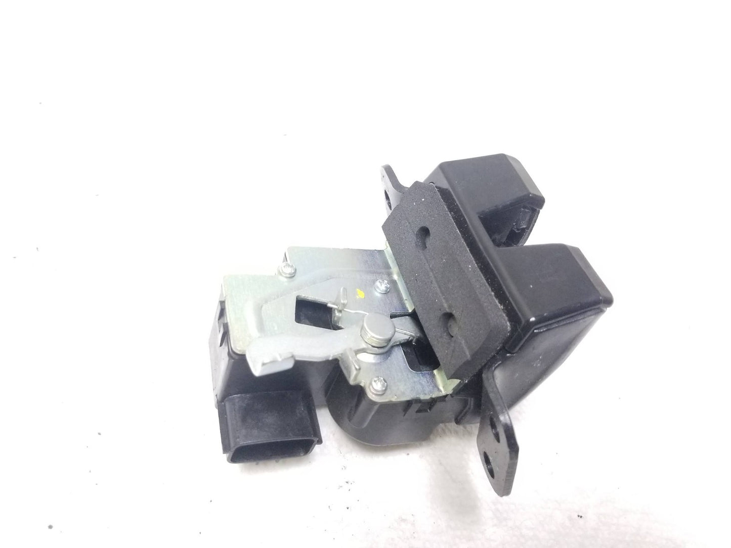 2015 Kia Soul Rear Hatch Trunk Latch OEM ☑️