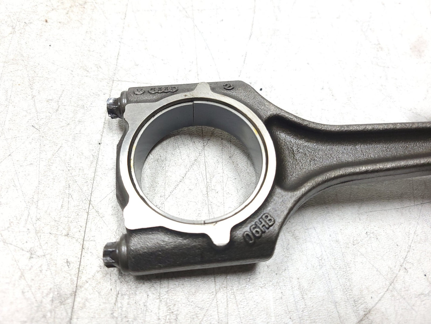 2009 Audi A4 Quattro Piston W/ Connecting Rod 4pcs  2.0t OEM