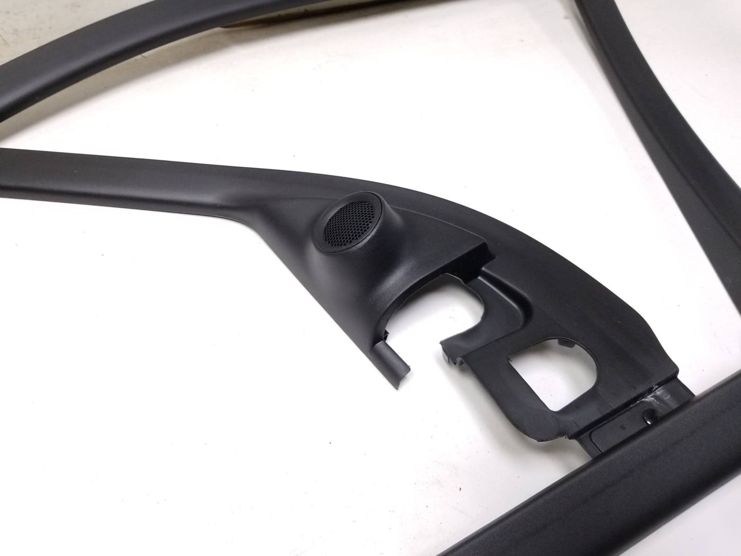 2012 Jeep Grand Cherokee Door Window Frame Trim Cover OEM ☑️