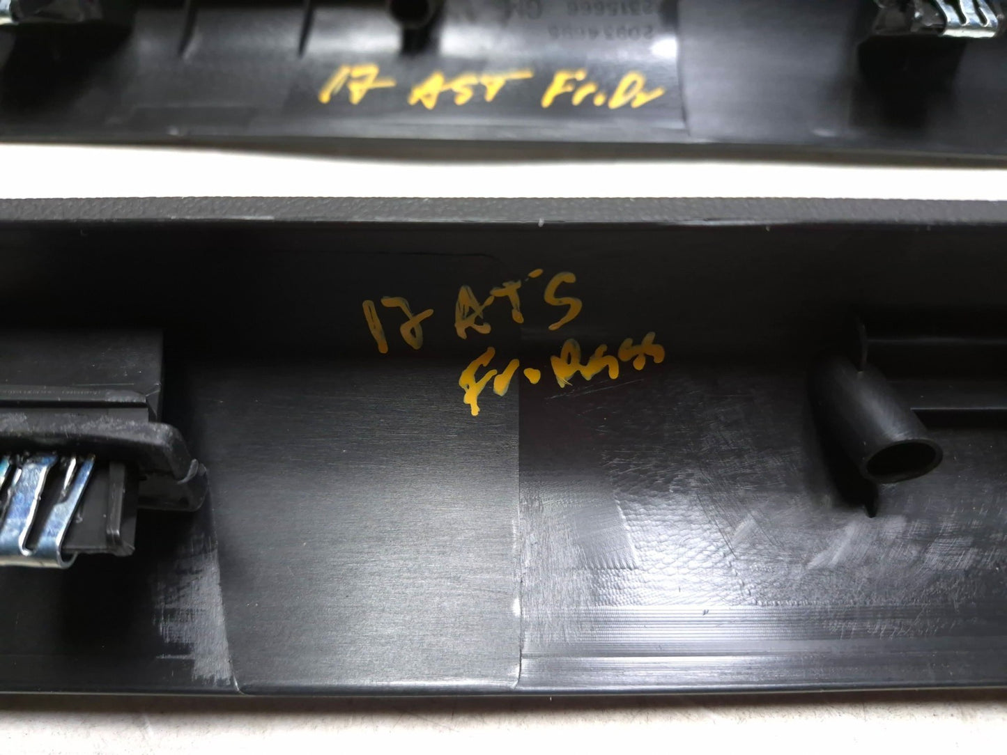 2017 Cadillac Ats Front Left & Right Side Door Sill Plate Molding Pair OEM