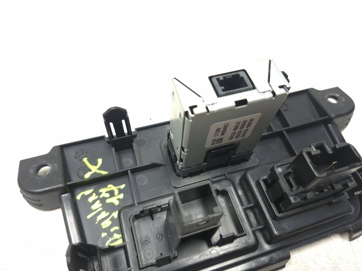 2017 Toyota Highlander Rear Console Dual Usb Charger Panel OEM