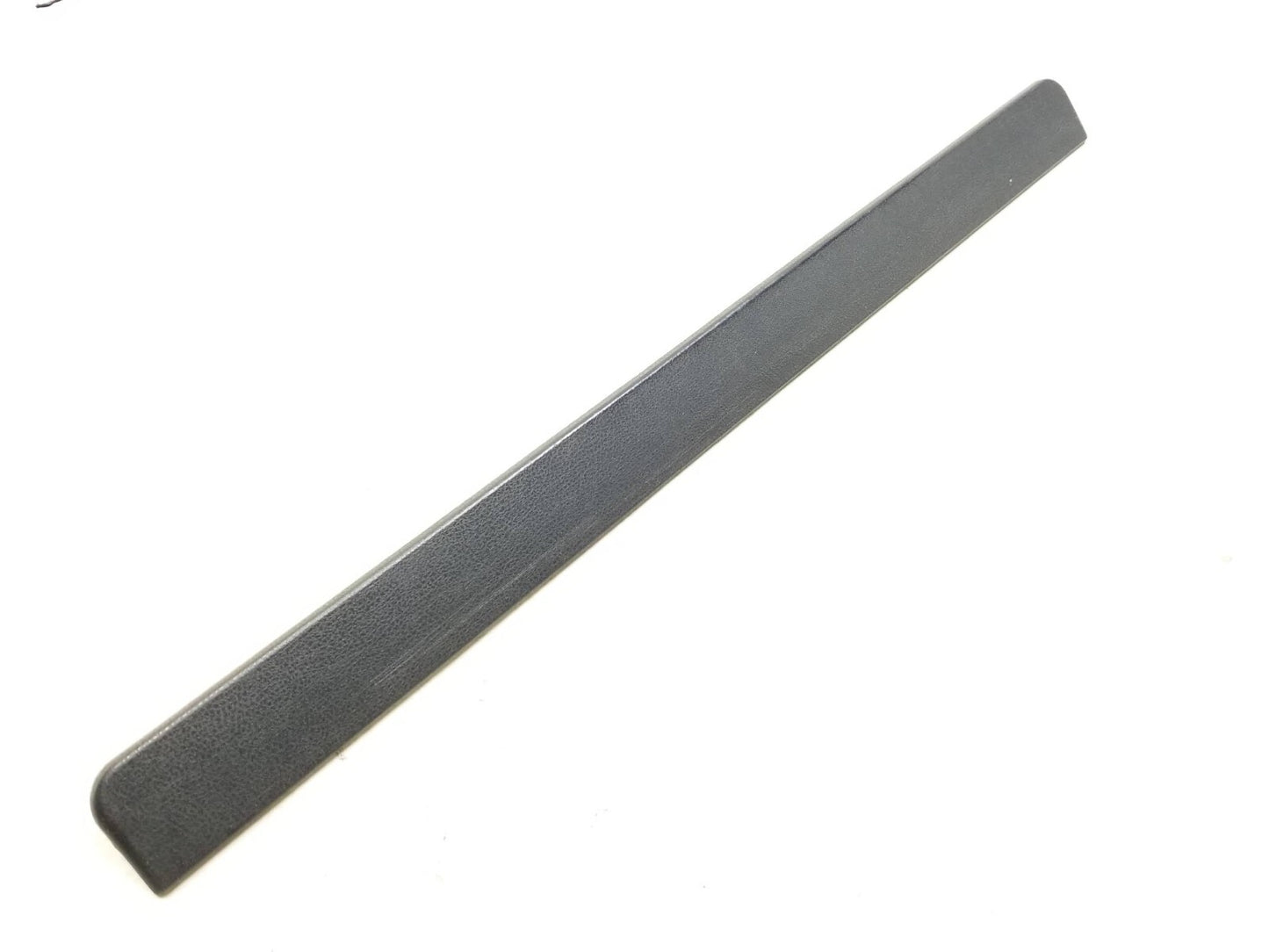 2008 - 2015 Nissan Rogue Door Sill Scuff Plate Trim Driver Side 2pcs OEM