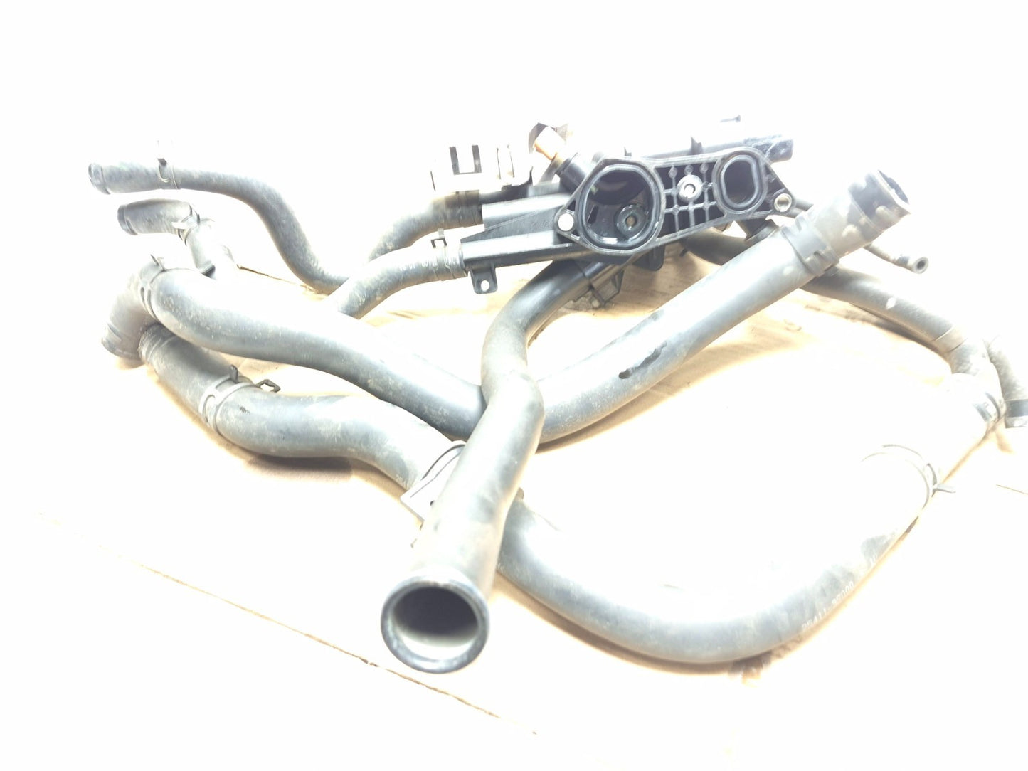 2012 Hyundai Sonata 2.4l Engine Coolant Thermostat Housing W/ Hose Pipe OEM