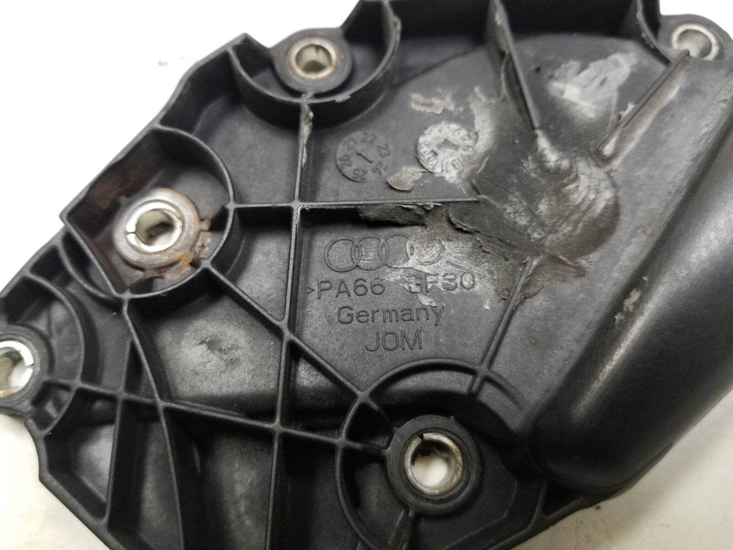 2009 - 2012 Audi Q5 Water Pump Thermostat Cover Housing OEM