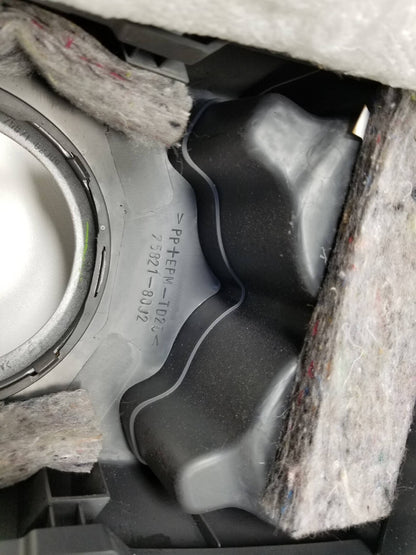 2008 Suzuki Sx4 Center Console Trim W/ Cup Holder OEM