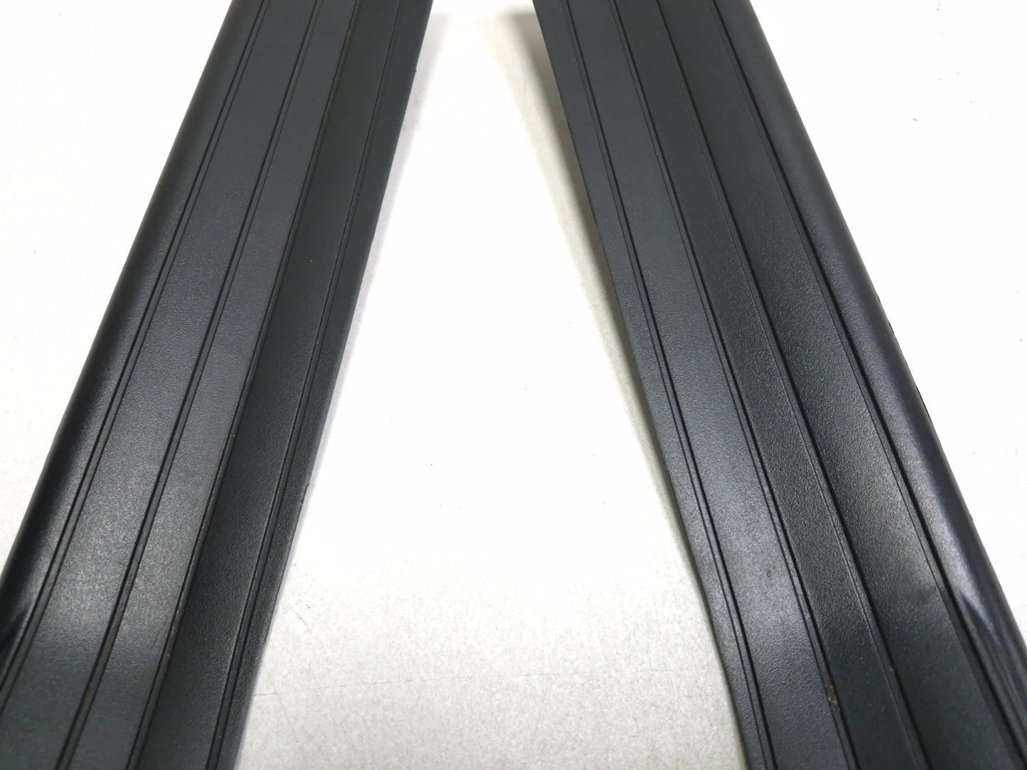 01 02 03 04 05 BMW E46 Sdn Rear Door Sill Plate Cover Trim Left & Right 2pcs OEM