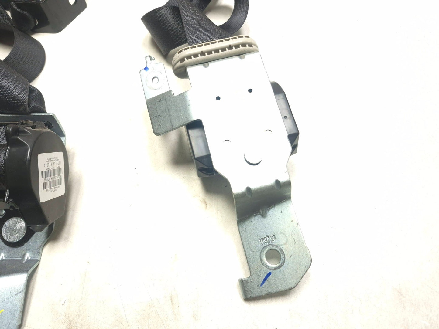 2017 Dodge Journey Rear Third 3rd Seat Belt Retractor Left & Right OEM