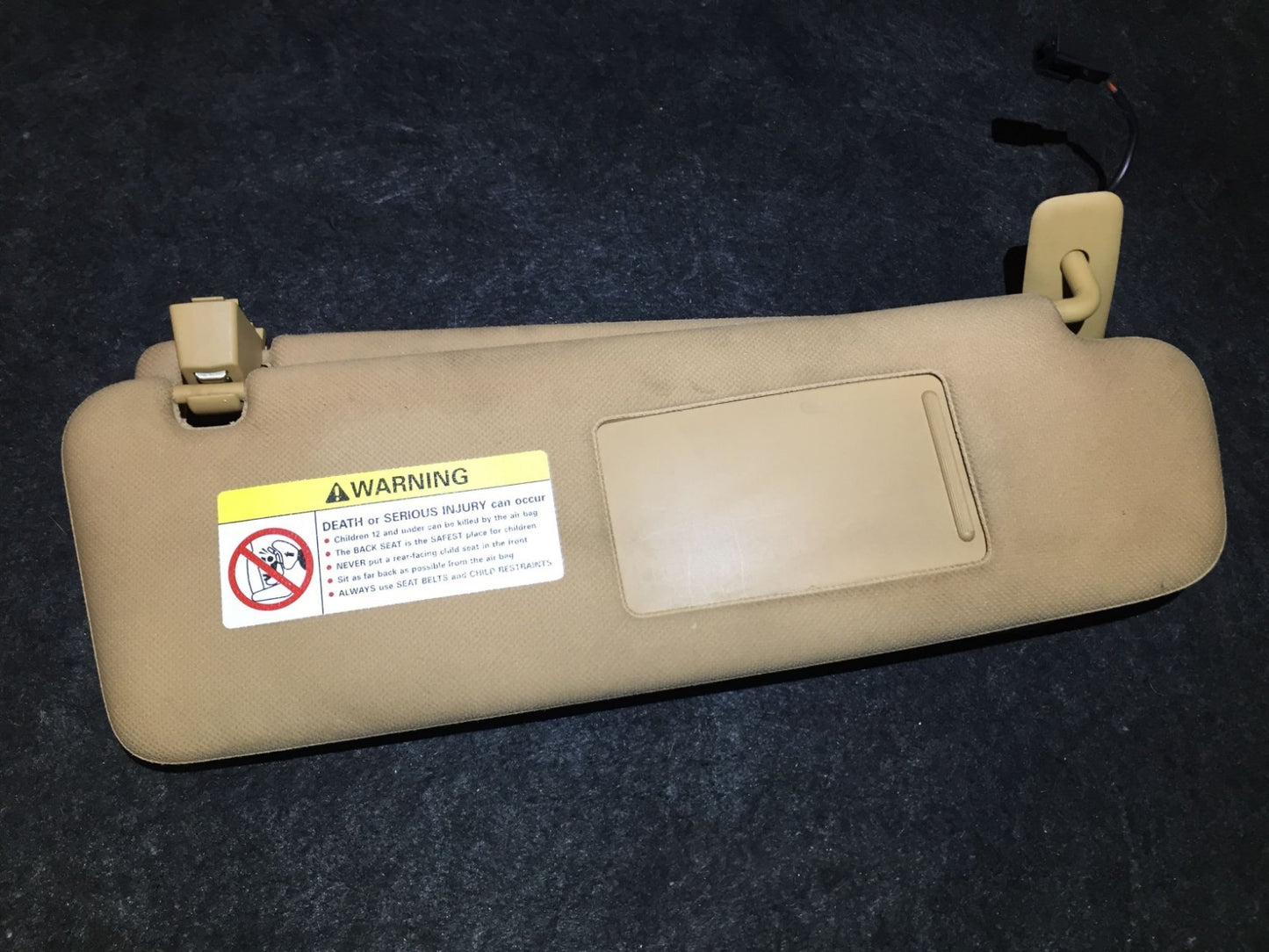 03 04 05 06 Porsche Cayenne Sun Visor Sunvisor Left Driver Side OEM