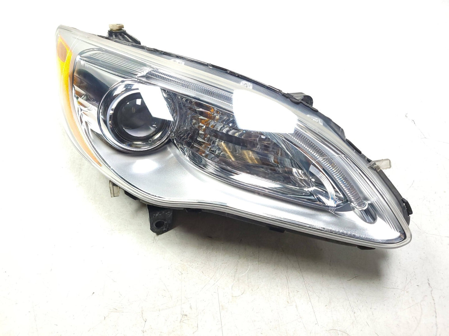 2013 Chrysler 200 Headlight Passenger Side Right OEM