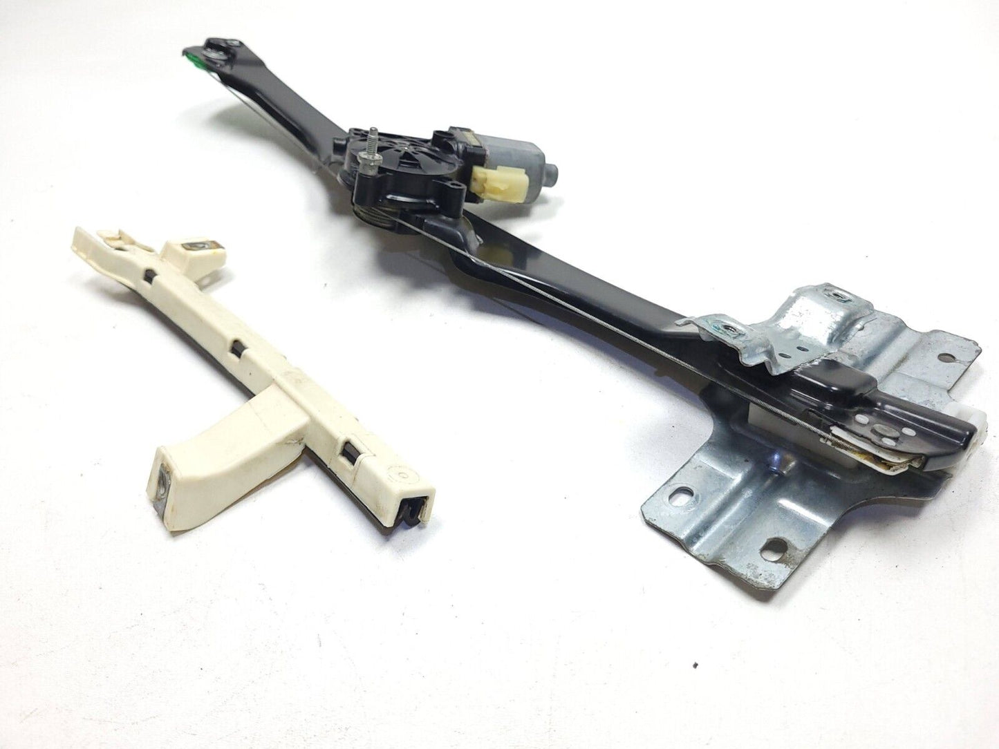 13 14 15 16 GMC Acadia Window Regulator & Motor Front Passenger Side Right OEM