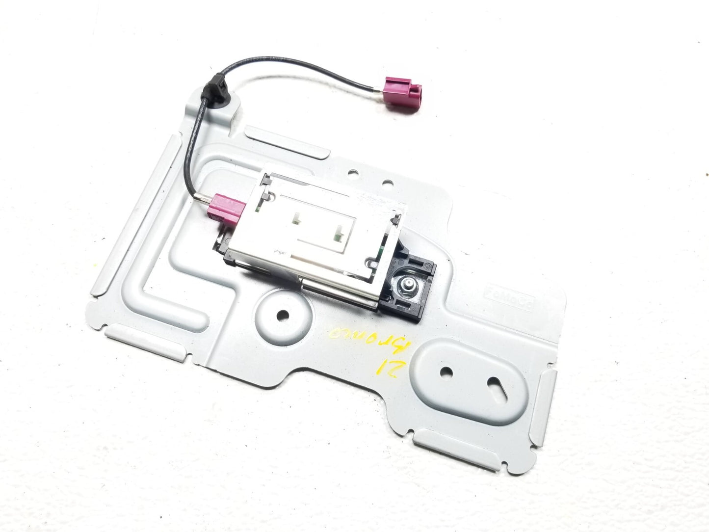 2021 Ford Bronco Sport Rear Antenna Control Module OEM