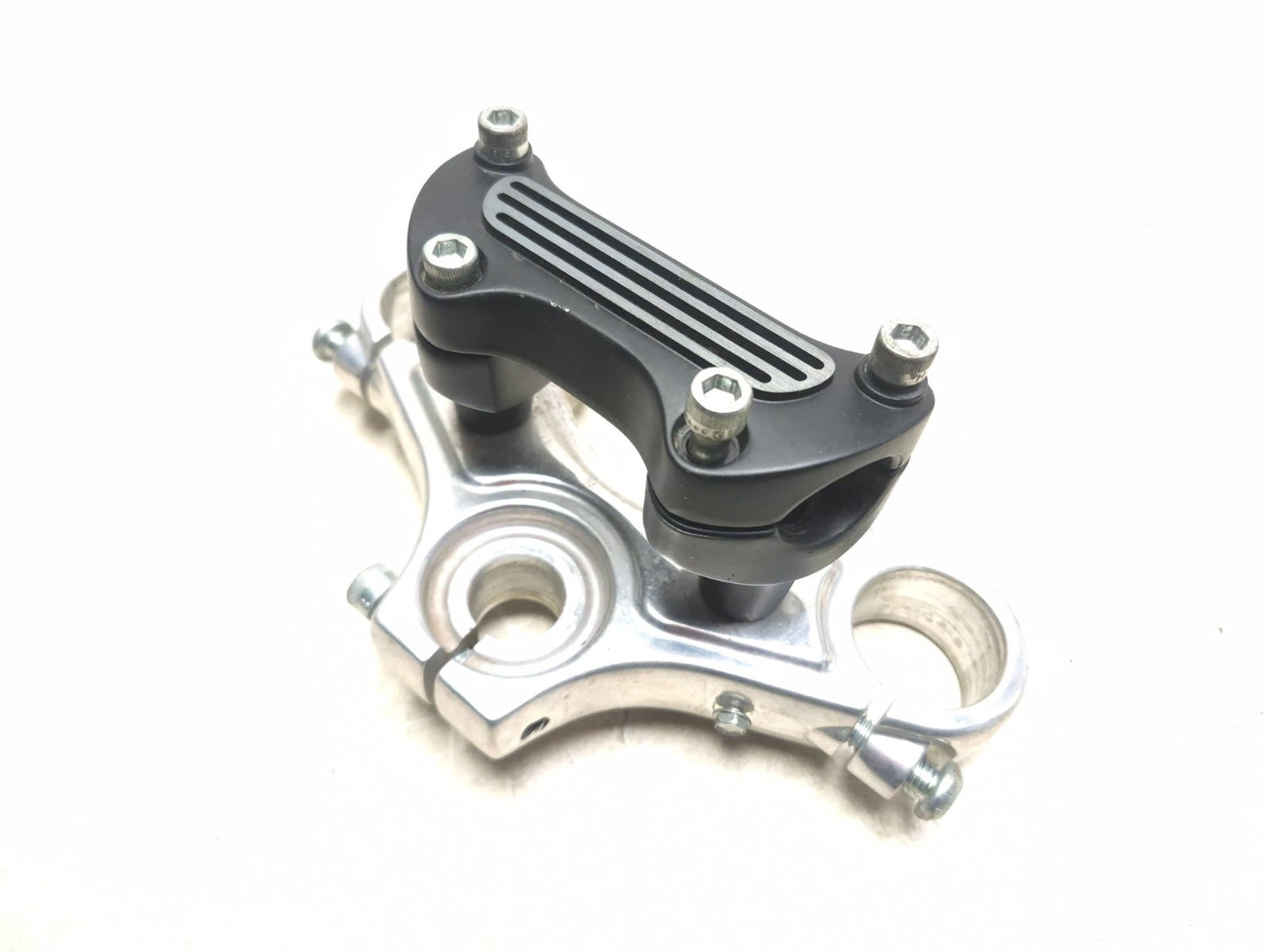 2006 Harley Sportster Xl883 Upper Triple Tree & Handlebar Clamp Assy OEM
