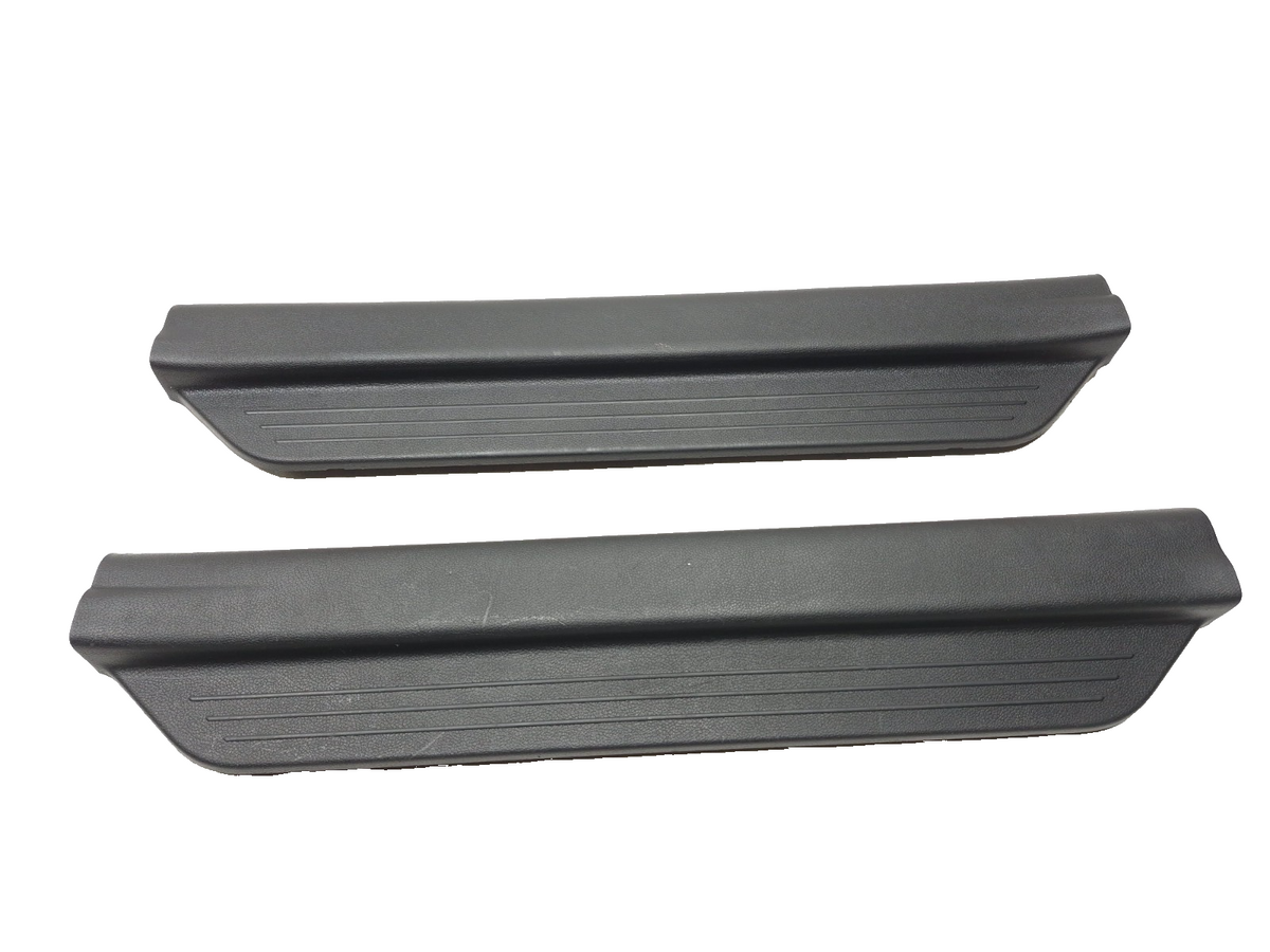 2009 - 2014 Hyundai Sonata Front Door Scuff Plate Trim Panel Left & Right OEM