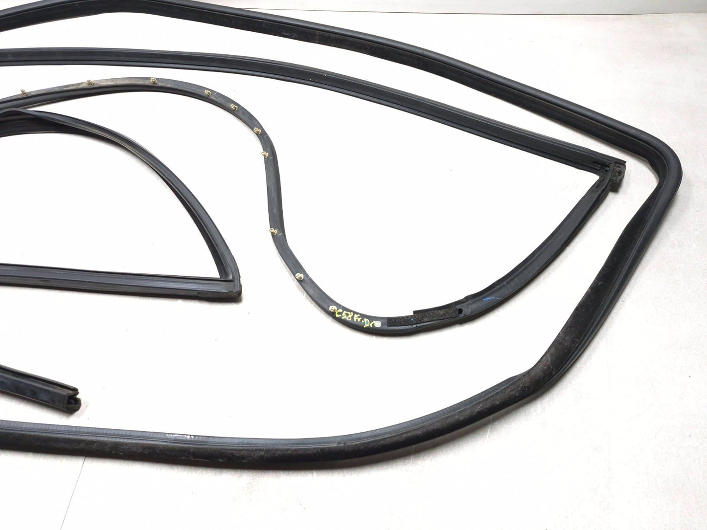 2018 Chrysler 300 Front Left Driver Door Weatherstrip Seal 3pcs OEM