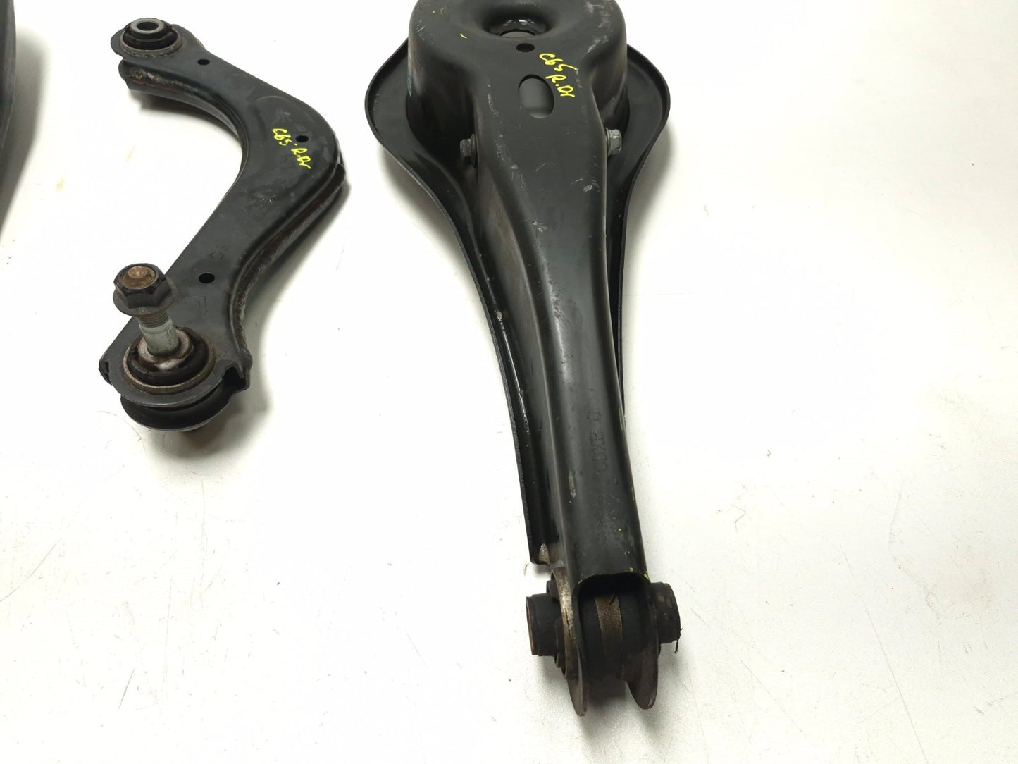 2019 Hyundai Kona Rear Control Arm Driver Side Left 4 Pcs OEM