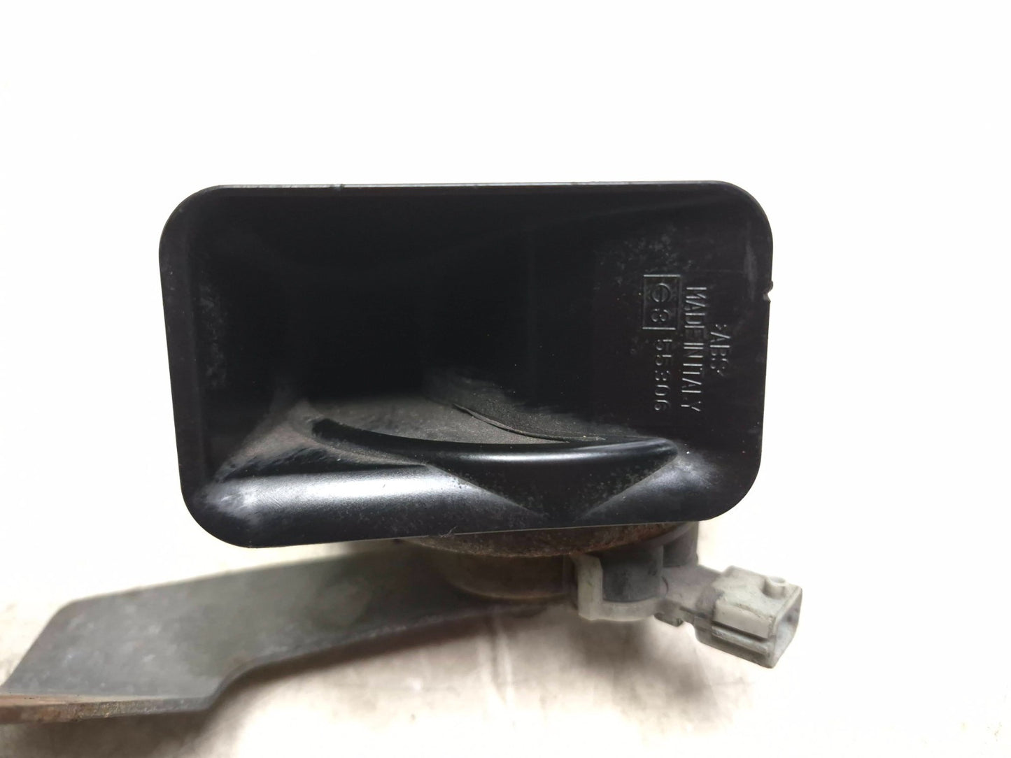 2007 Saab 9-5 Aero Low & High Note Tone Horn W/ Mounting Bracket OEM