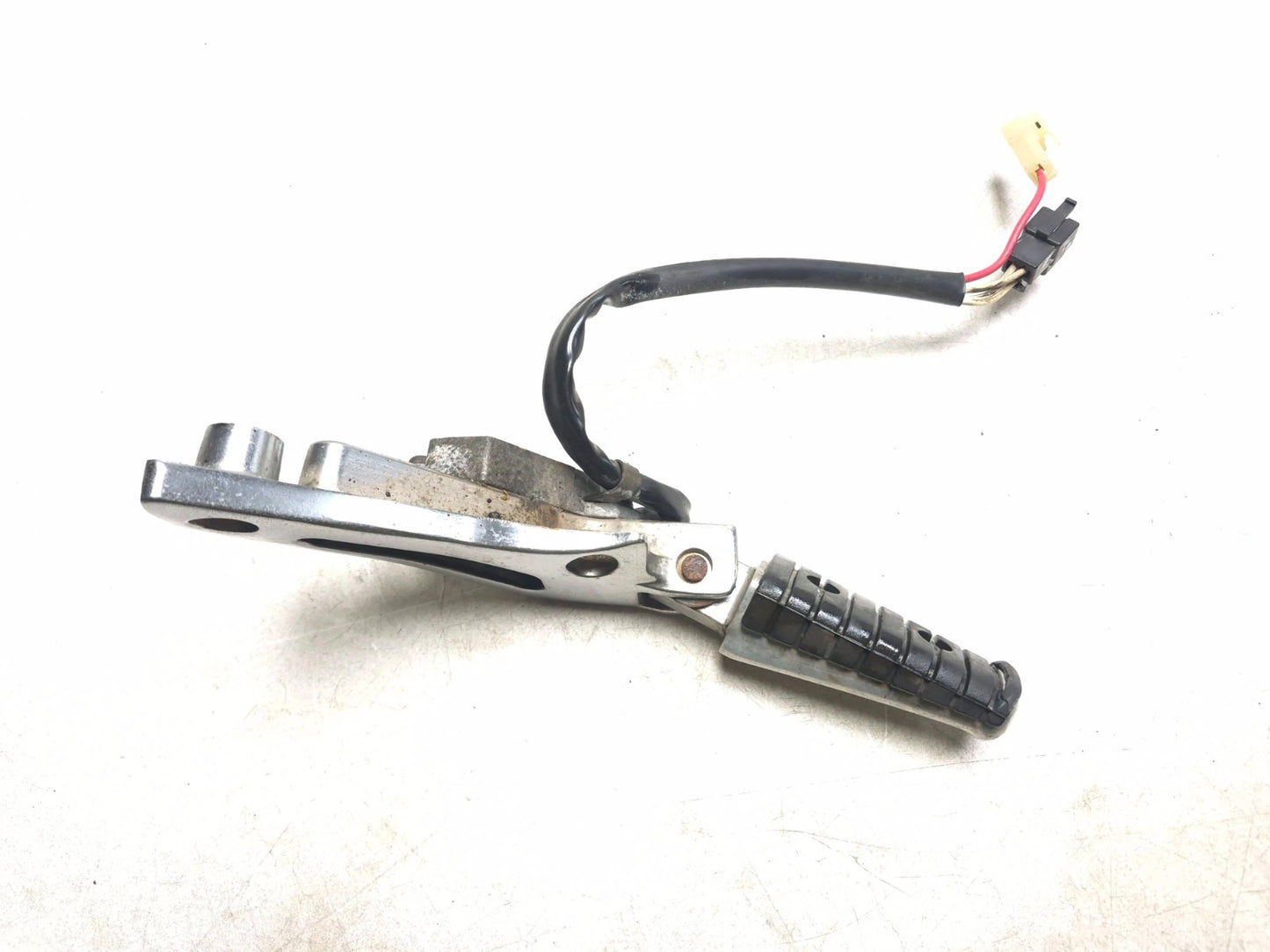 1993 Yamaha Virago Xv750 Rear Left Footrest W/ Voltage Regulator Assy OEM