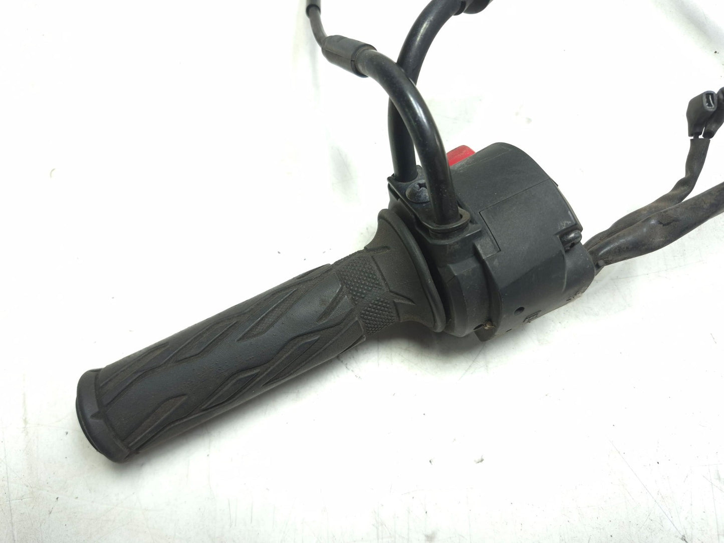 2015 Suzuki Gw250 Inazuma 250 Right Handlebar Switch W/ Throttle Cable Grip OEM