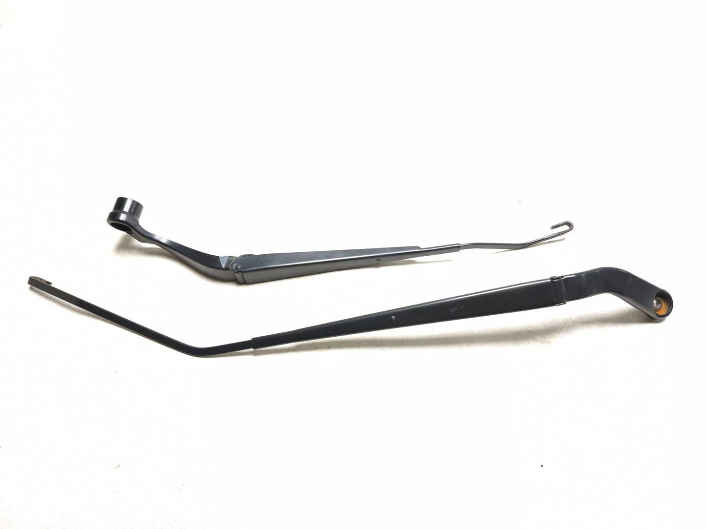 2013 Fiat 500 Turbo Windshield Wiper Arm 2pcs OEM