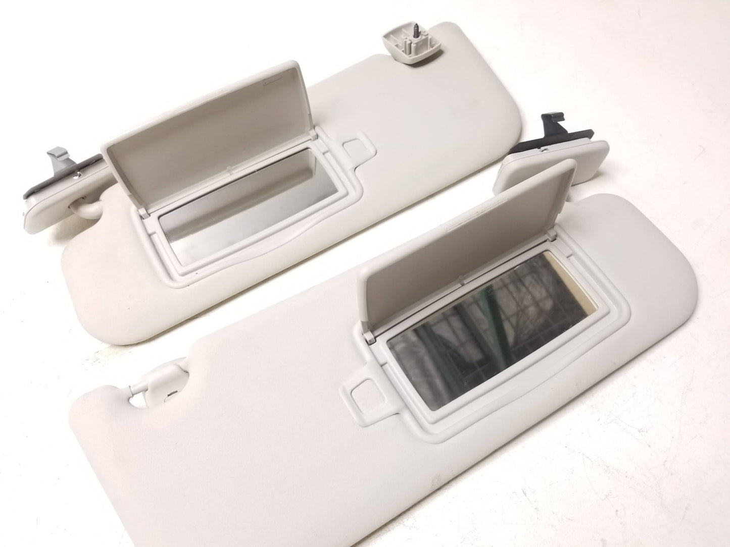 2017 Jaguar Xe Front Left & Right Sun Visor OEM