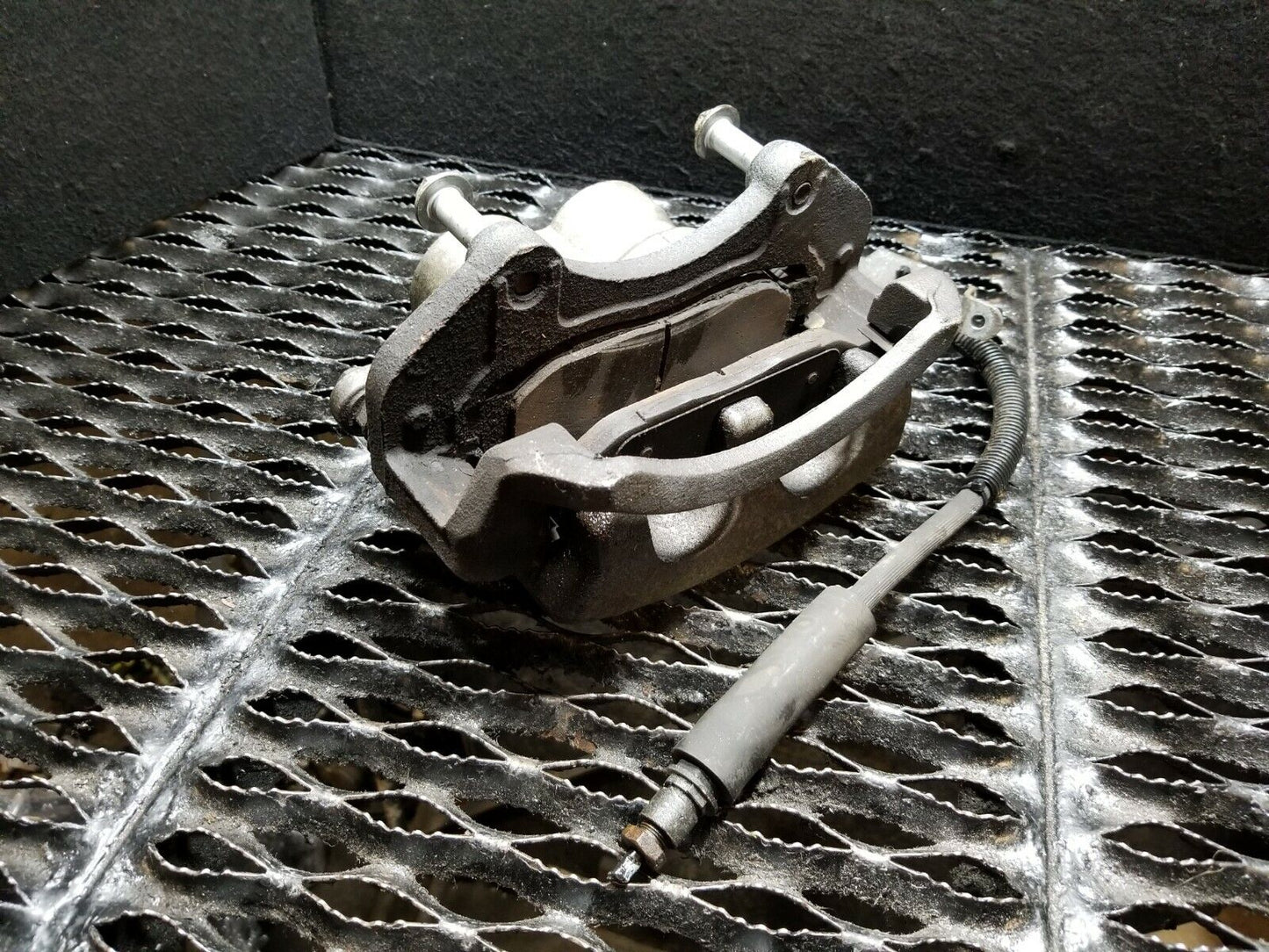 06 07 08 09 Cadillac STS Front Right Brake Caliper Passenger Side OEM