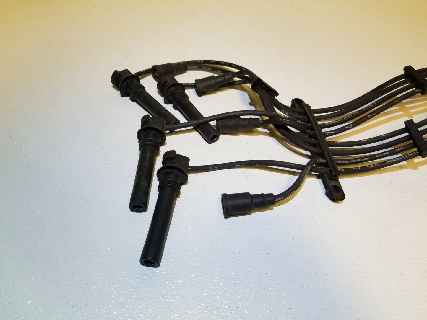 2005 Dodge Magnum Ignition Spark Plug Wiring Cable 8 Pcs OEM